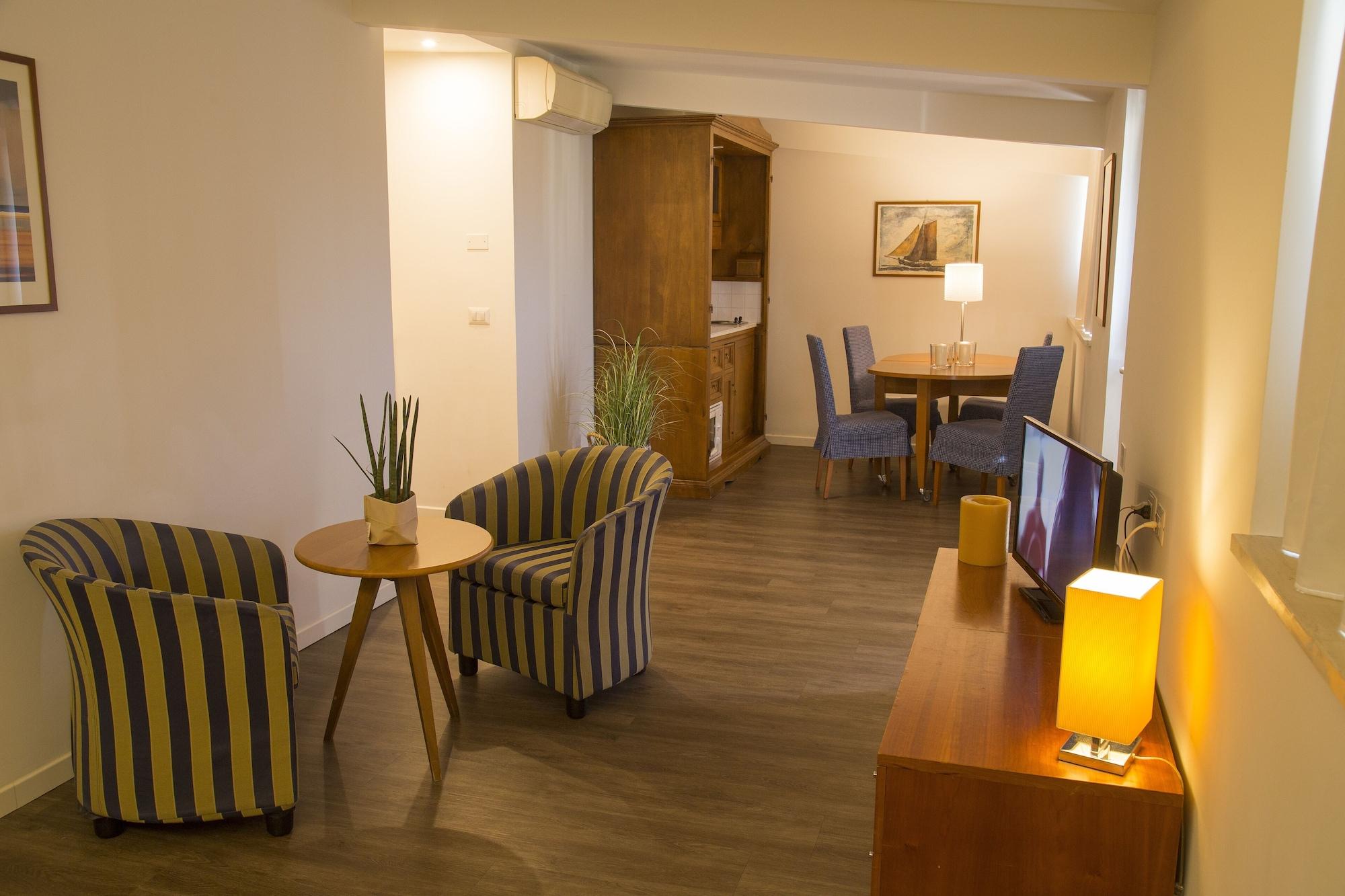 Hotel Mon Cheri Riccione Esterno foto