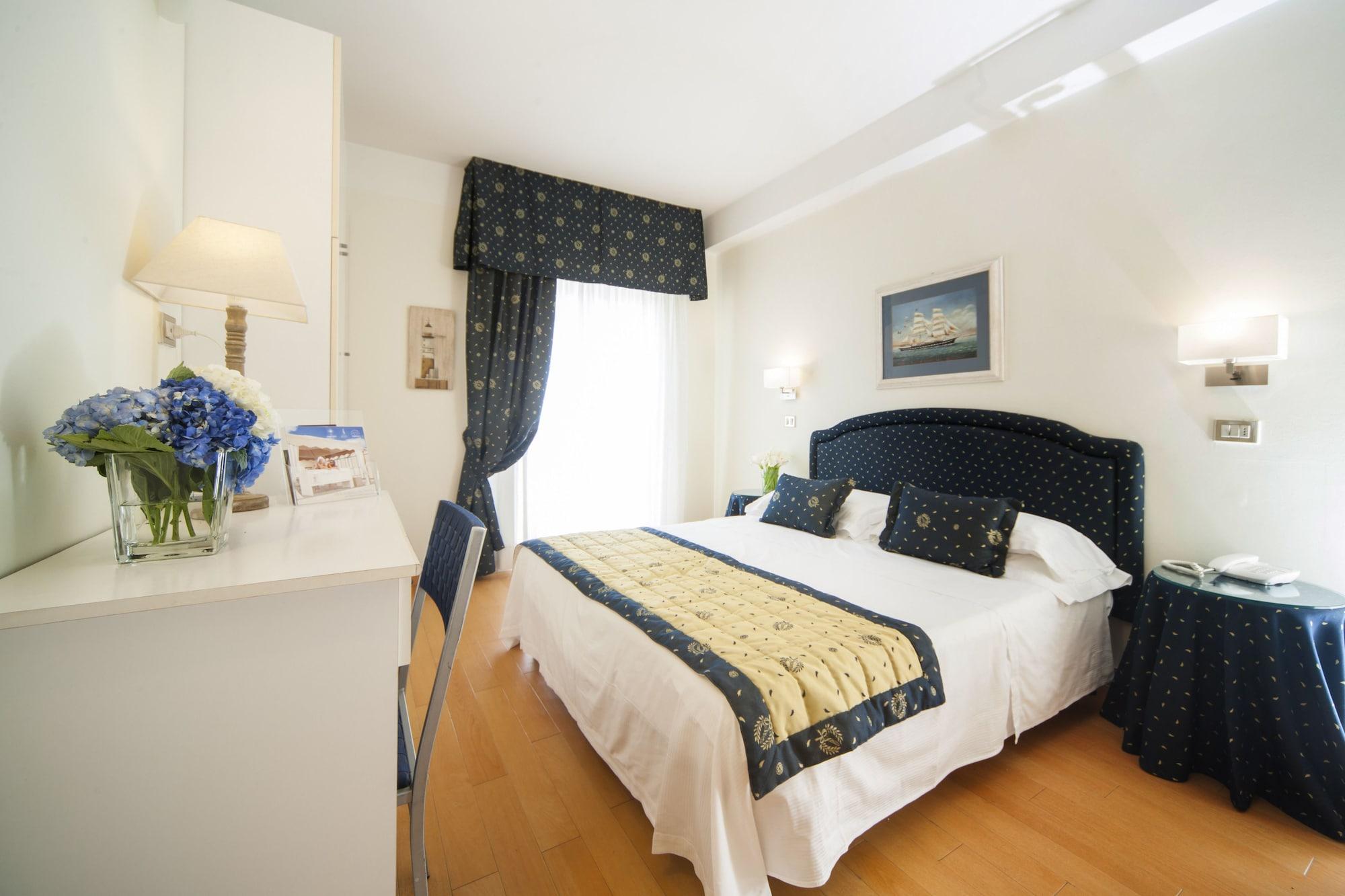 Hotel Mon Cheri Riccione Esterno foto