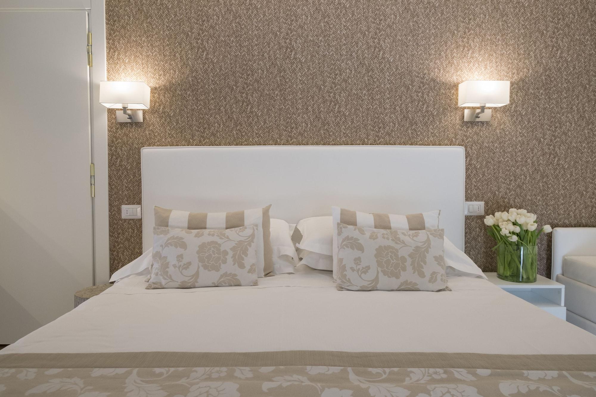 Hotel Mon Cheri Riccione Esterno foto