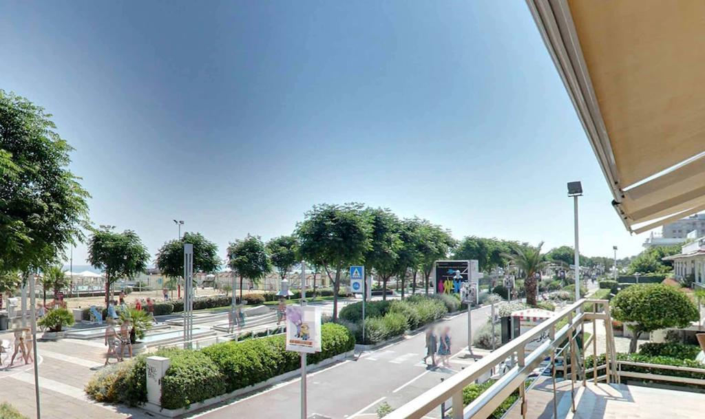 Hotel Mon Cheri Riccione Esterno foto