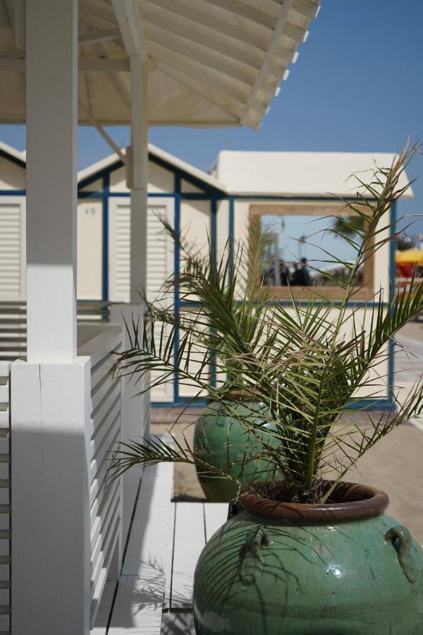 Hotel Mon Cheri Riccione Esterno foto