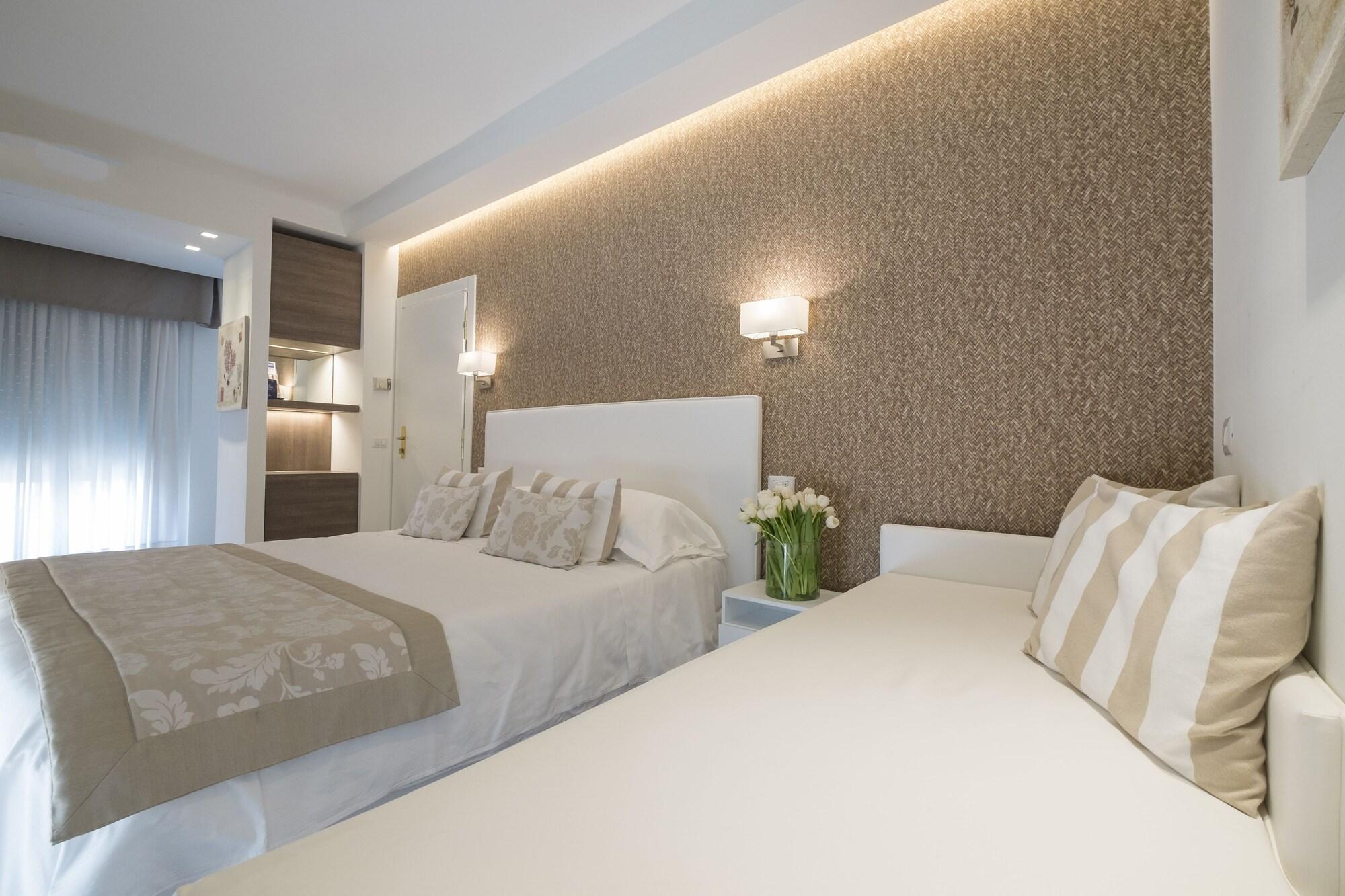Hotel Mon Cheri Riccione Esterno foto