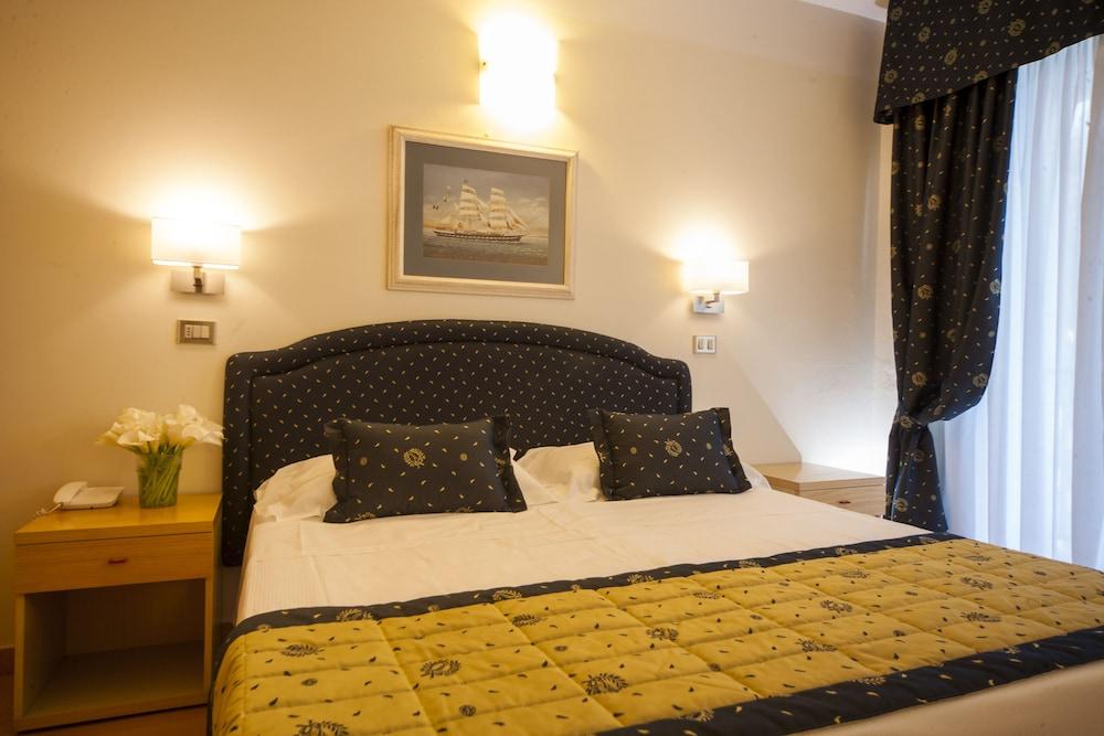 Hotel Mon Cheri Riccione Esterno foto