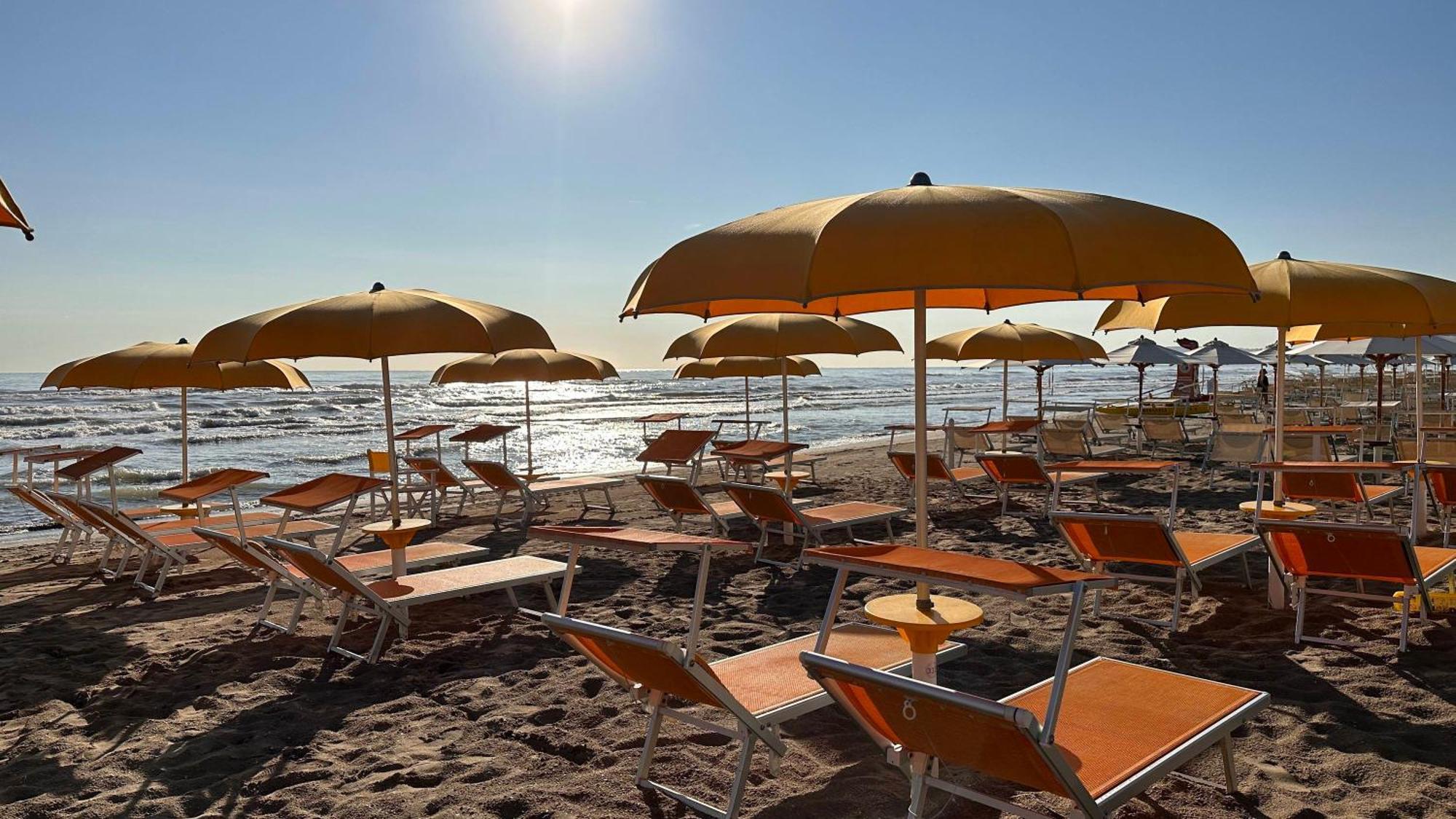 Hotel Mon Cheri Riccione Esterno foto