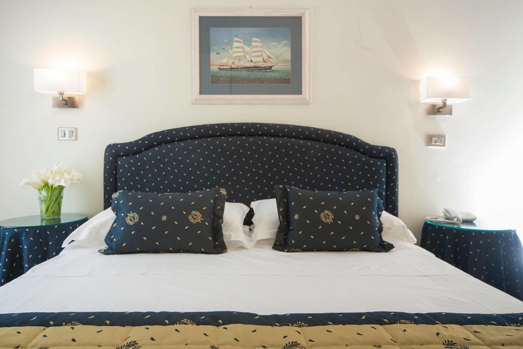 Hotel Mon Cheri Riccione Esterno foto