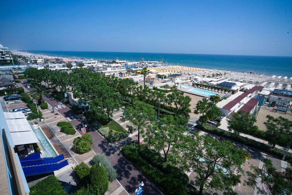 Hotel Mon Cheri Riccione Esterno foto