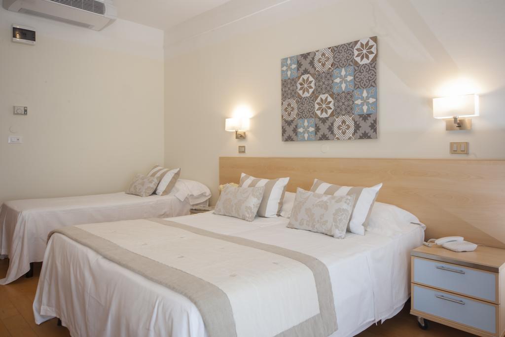 Hotel Mon Cheri Riccione Esterno foto